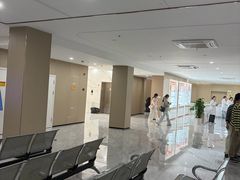 -上海大学附属上海和平眼科医院