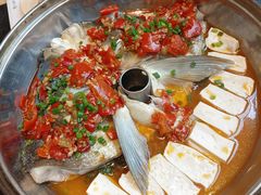 -鱼鲜饭香·招牌汽锅剁椒鱼头王