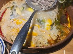 -洱火云南酸菜牛肉火锅(石景山当代商城店)