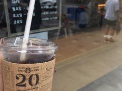 -星巴克臻选(南京金茂览秀城店)