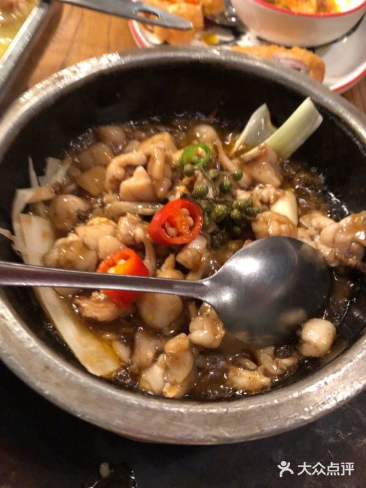 新白鹿餐厅(百联中环店)石锅牛蛙图片