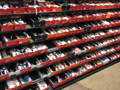 -NIKE上海青浦换季优惠店