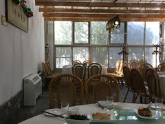 -红栌温泉山庄生态美食餐厅