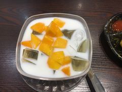 椰汁芒果菊花冻-香港龟正盅 手作糖水甜品龟苓膏(千灯湖环宇城店)