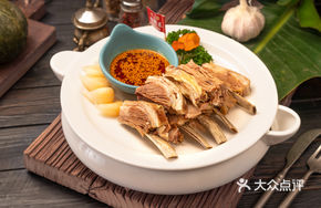 Hand-grabbed Lamb Ribs