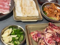 -围炉肉舍•炭烤活鳗•丹东海鲜烤肉(步行街店)