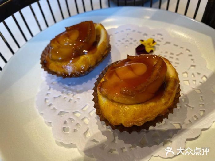 三号黄浦会Canton Table一口鲍鱼酥图片