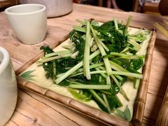 板蓝根-缘生态云南菜·野生菌庭院餐厅(华侨城店)