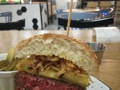 澳洲牛肉汉堡-HELLO 27 意面·沙拉·帕尼尼