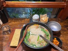 -银米·云南传统过桥米线(双廊黑金冠店)