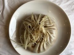 陈士荣蟹黄汤包-鸿运酒楼