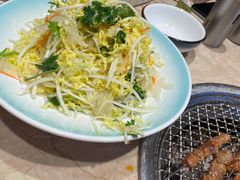 白菜拌蛰皮-金太阳海鲜烧烤·本地人餐厅(东纬路旗舰店)
