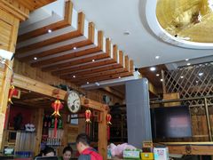 大堂-老东镇啤酒屋海鲜加工·蒸汽海鲜·海鲜烧烤(台东店)