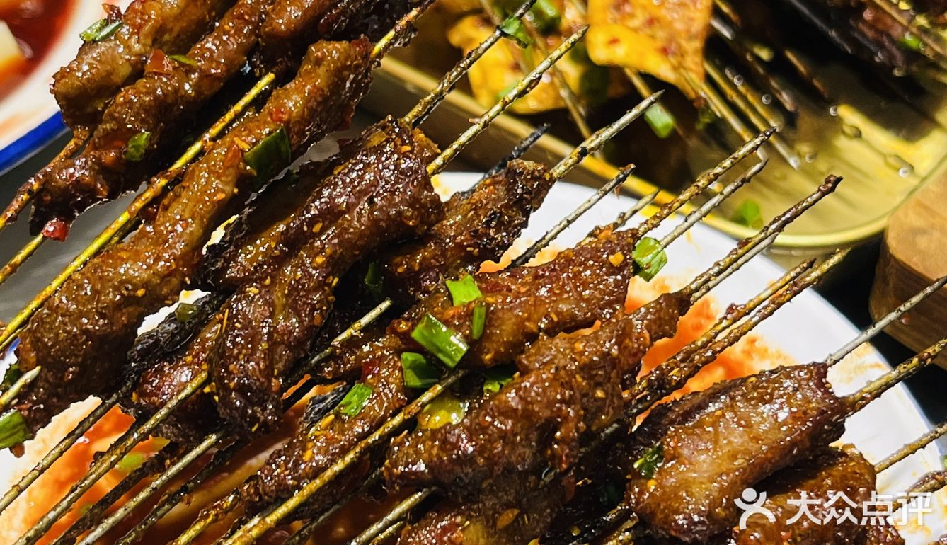 折耳根脑袋闭眼冲这家贵阳铁签烤肉