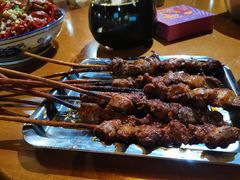红柳枝烤羊肉-琥珀老六龙虾(四里河店)