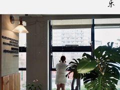 -F+轻食健身赋能空间(中华北路国贸商场店)