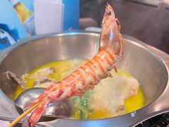 -鲜入围煮花胶鸡海鲜火锅