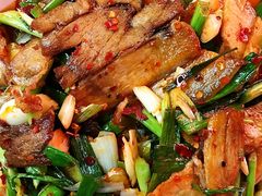 蒜苗回锅肉-海门渔村老厨子(海门渔村美食街店)