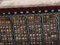 -比如骷髅墙景区