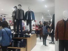 -优衣库(重庆星光时代广场店)