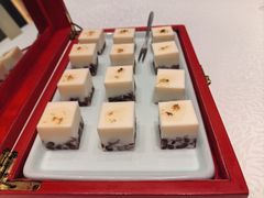 -品海楼·大连海胆锅贴馆(东港店)