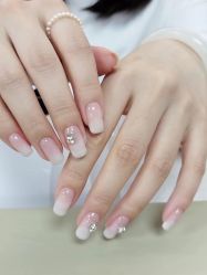 -1+轻奢美甲美睫穿戴甲店