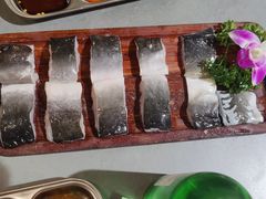 -围炉肉舍•炭烤活鳗•丹东海鲜烤肉(步行街店)