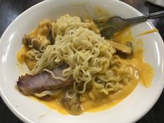猪颈肉芝士捞公仔面-新记餐厅(香槟大厦店)