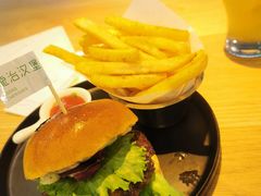 芝心手打牛肉堡-龙治汉堡(中华城店)
