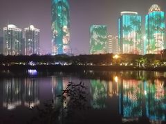 -万绿园