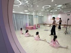 -韵姿少儿舞蹈(北外滩校区)