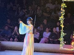 -瑞虹新天地月亮湾