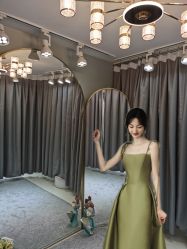 -衣贝姿婚纱礼服馆