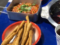 茴香小油条-马路边边串串香(苗栗路店)