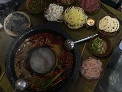 -黄潇洒老火锅(九眼桥宏济巷店)