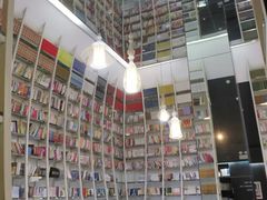 -钟书阁(松江泰晤士小镇店)