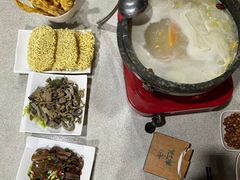 -墨脱石锅椰子鸡•香草鸭•东山羊(大东海店)