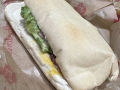 蒙特利尔风味牛肉恰巴塔-Tims天好咖啡·贝果(东吴龙湖天街店)