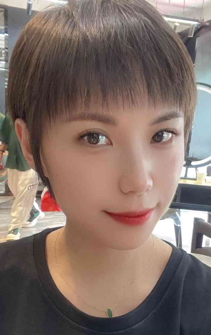 藤野造型(厦门明发总店)-"【项目】剪发 [糖果]brt莲坂站从车.