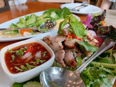 -Chom Cafe and Restaurant