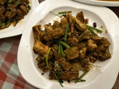 -鲁班小馆(政四街店)