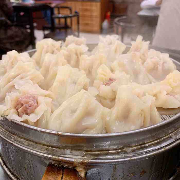 南仓口王家传统烧麦馆(总店)-"烧卖非常好吃,一桌四人有些挤,服务挺好