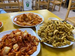 辣白菜炒五花肉-屋里家延边朝鲜族冷面(南园店)