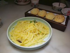 -西湖书堤(平湖八佰伴店)