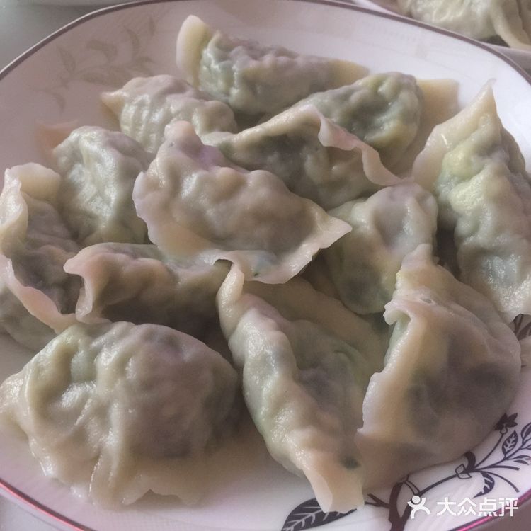 东北人最爱的主食之一韭菜鸡蛋馅饺子