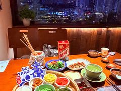 -包整·丝娃娃(甲秀楼景观店)