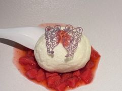 丹东草莓雪绵豆沙-奉天小馆·非遗东北菜(济南万象城店)