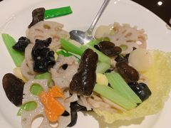 荷塘月色-海湾壹品·粤菜·早茶·烤鸭(拱北店)