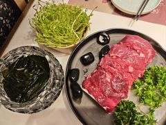 -洪氏嗨捞·猪肚鸡火锅(阳光天地店)