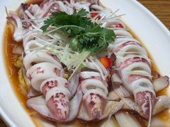 葱油火箭鱿鱼-金太阳海鲜烧烤·本地人餐厅(星海公园店)